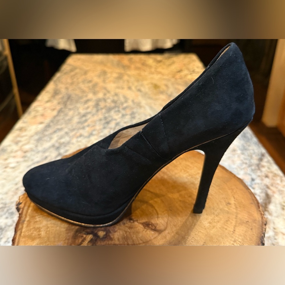 Juicy Couture Black High Heeled shoes. Size 7.5. EUC. So sexy and classic - Picture 6 of 13